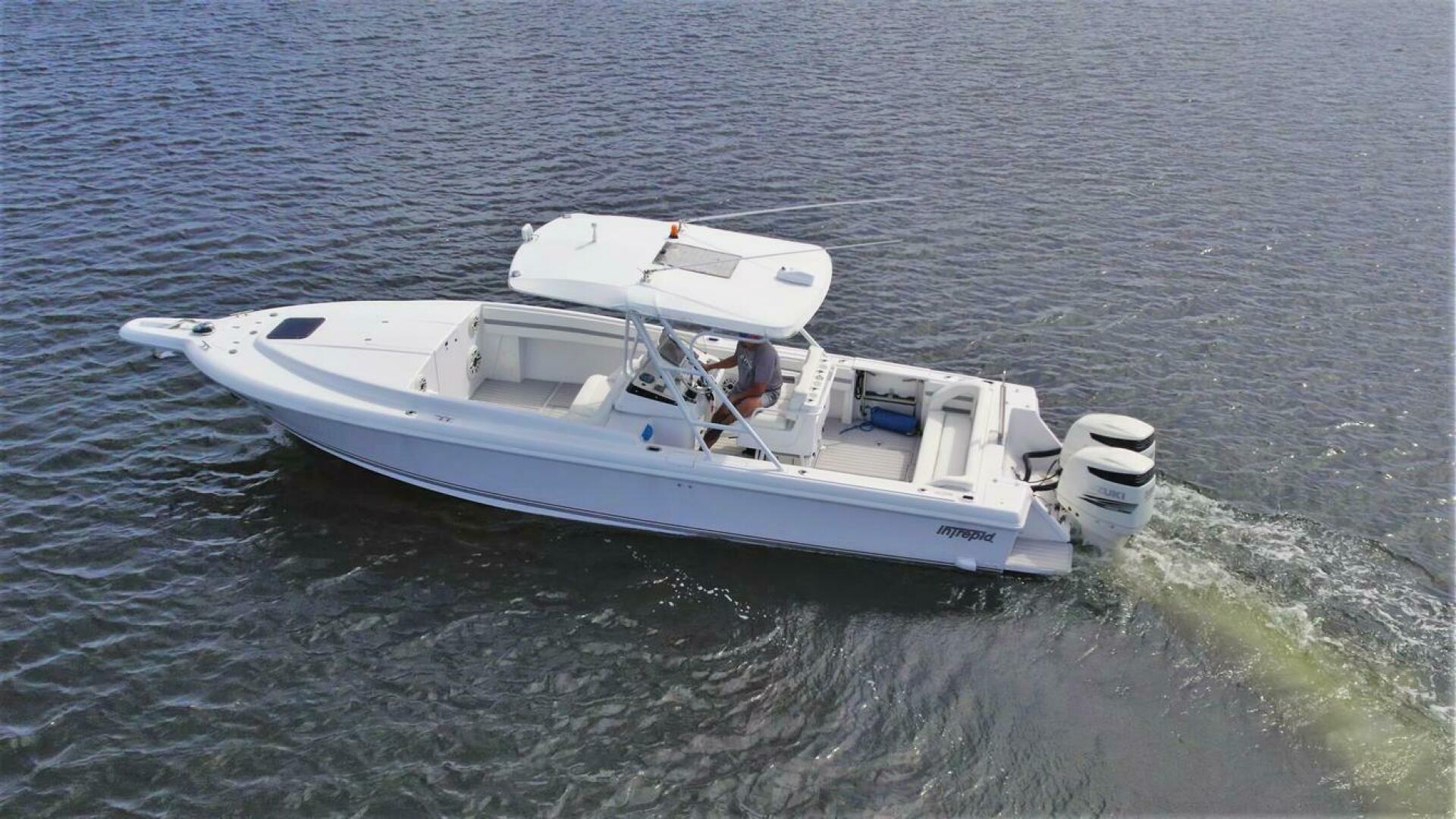 2003 32′ Intrepid 323 Cuddy