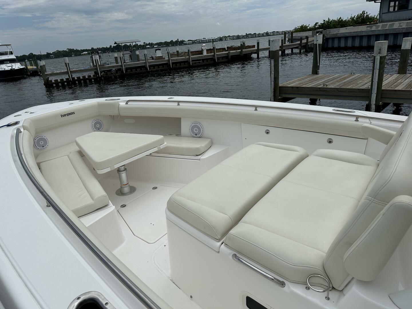 2017 43′ Everglades 435 Center Console