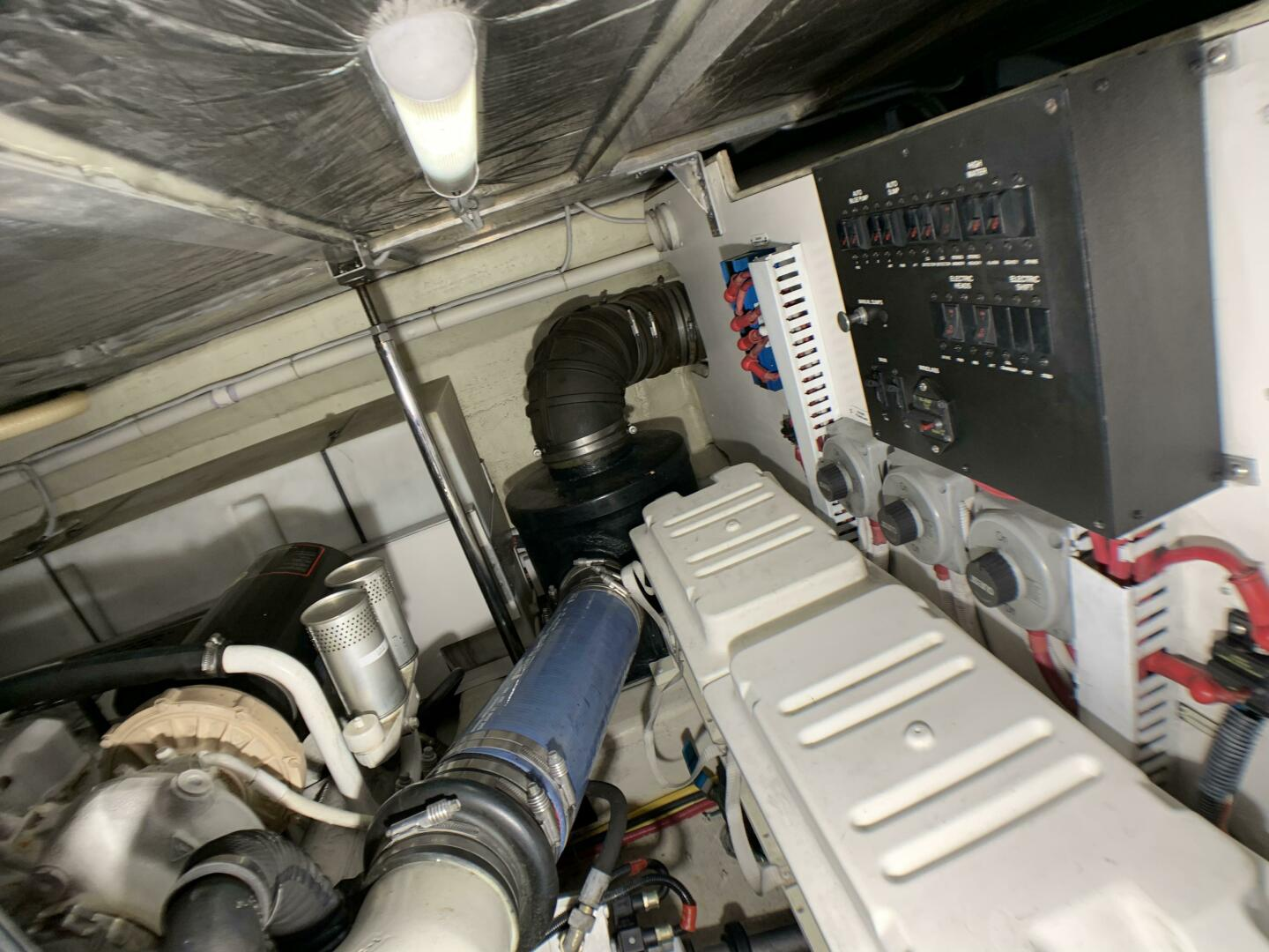 2006 56′ Carver 56 Voyager