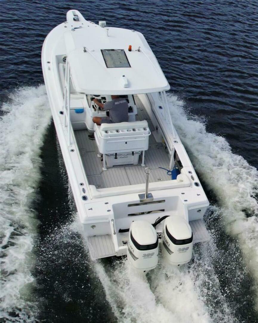 2003 32′ Intrepid 323 Cuddy
