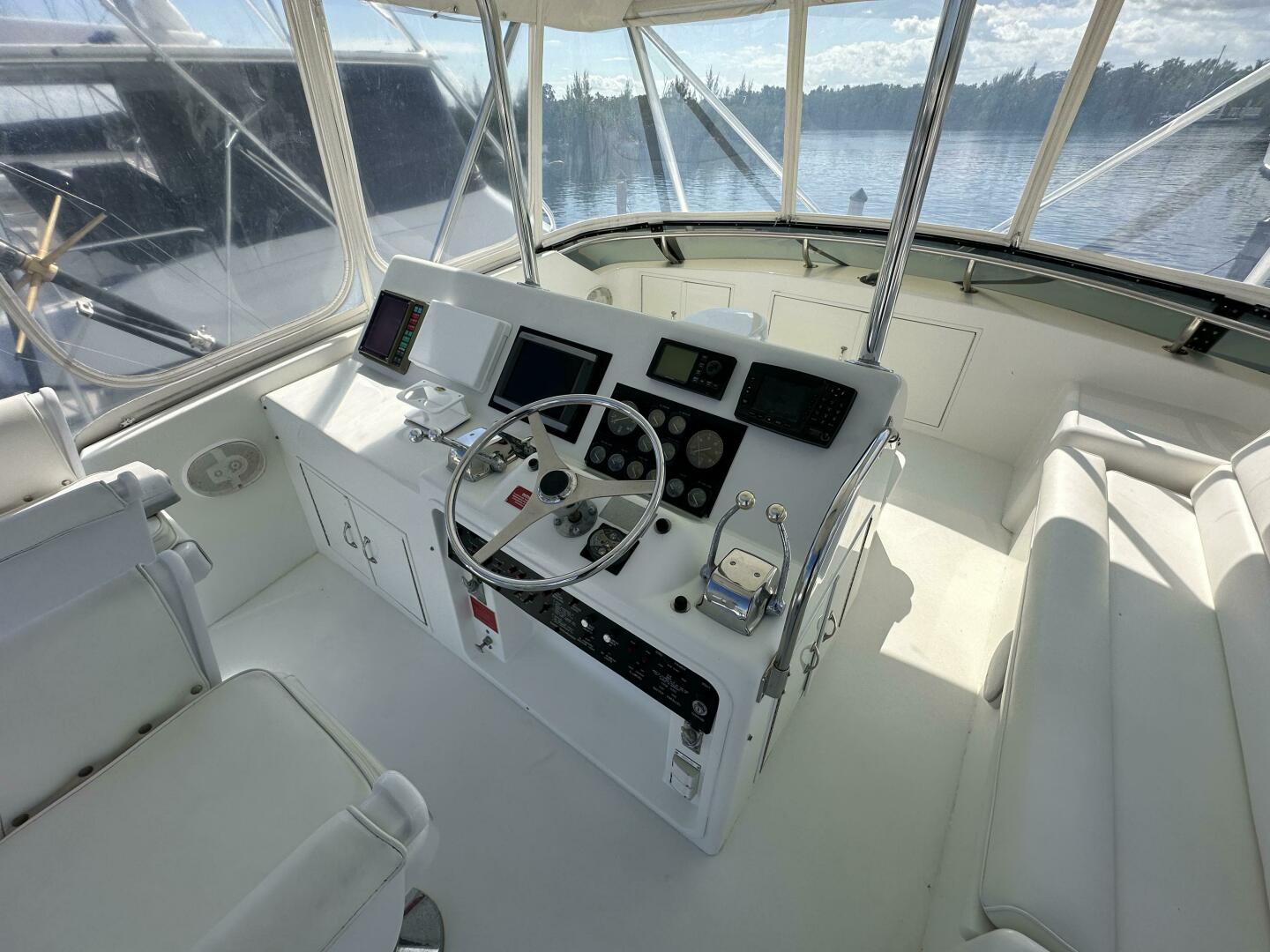 1992 50′ Hatteras 50 Convertible