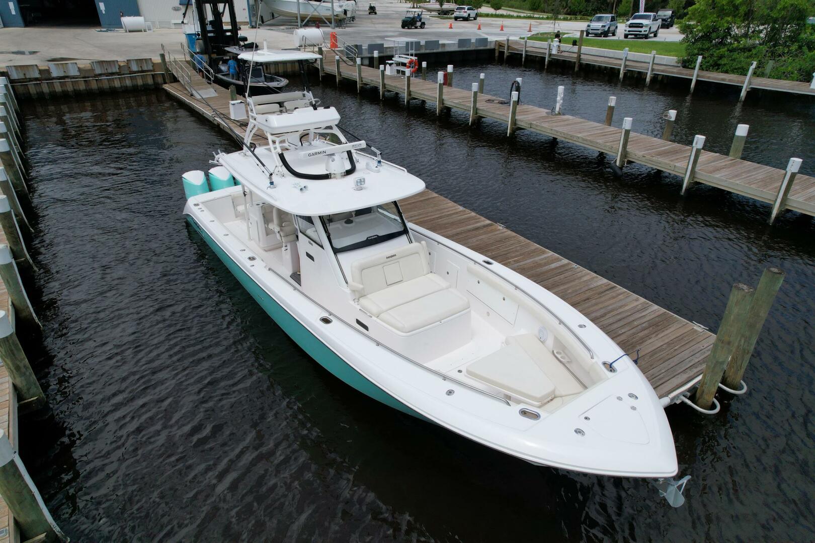 2017 43′ Everglades 435 Center Console