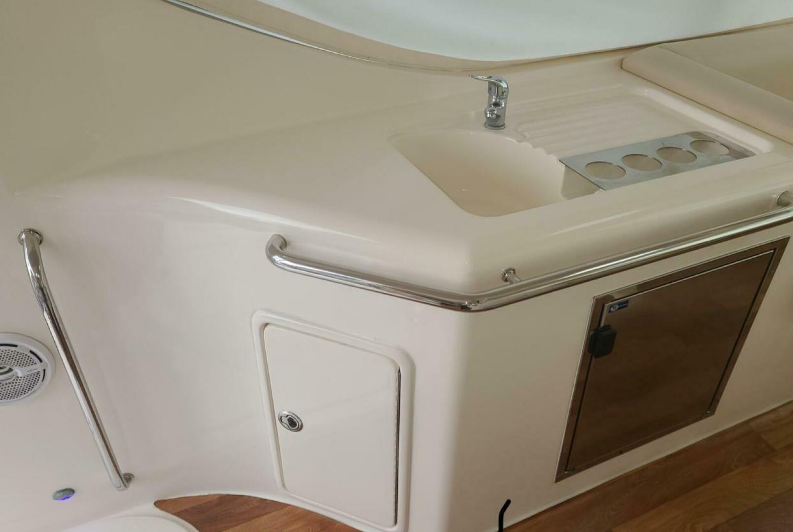 2009 47′ Riviera 47 Enclosed Flybridge Series II