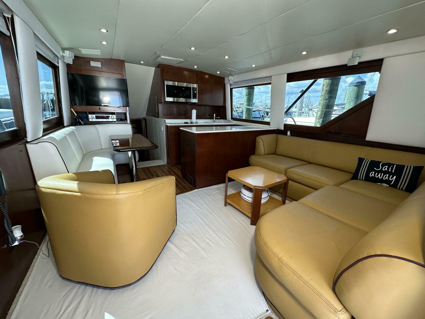 1992 50′ Hatteras 50 Convertible