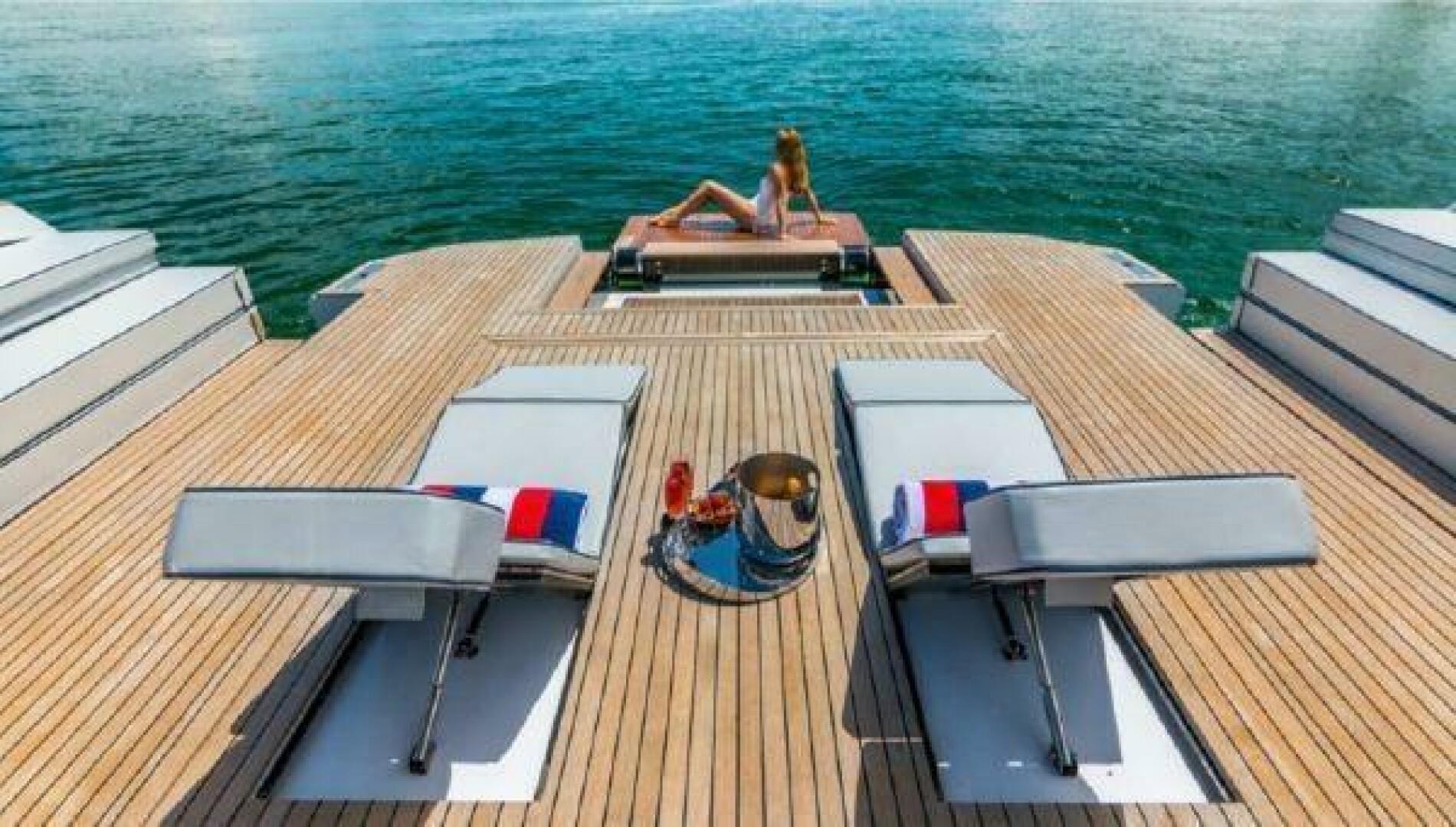2017 43′ Evo Yachts 43