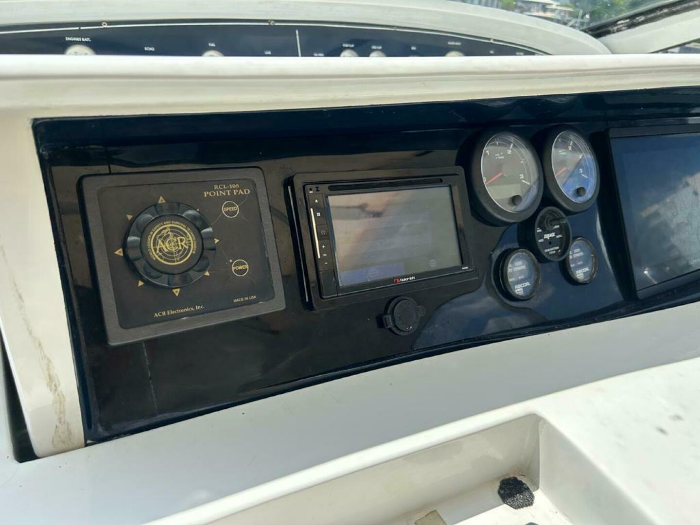 1999 54′ Pershing 54