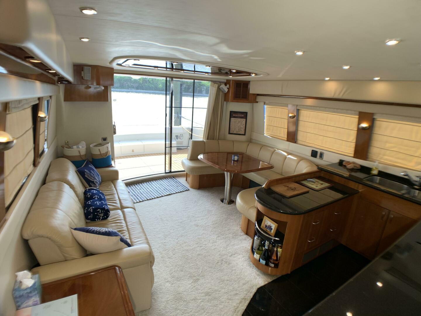 2006 56′ Carver 56 Voyager