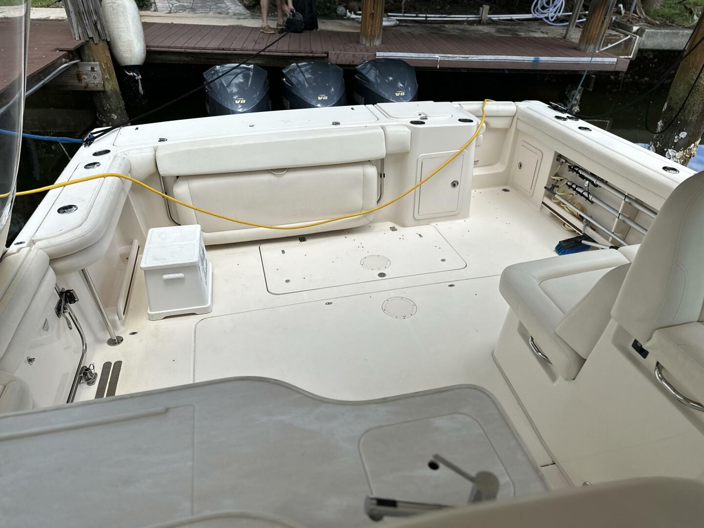 2017 37′ Grady-White Freedom 375