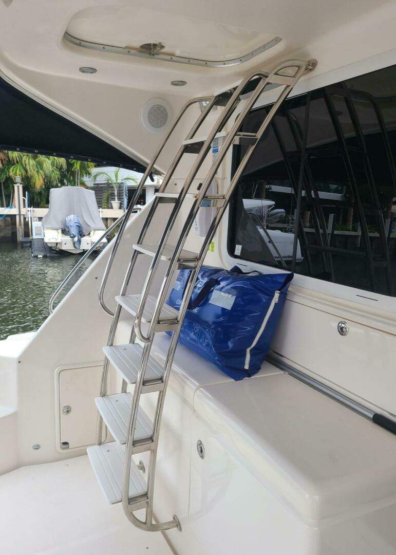2009 47′ Riviera 47 Enclosed Flybridge Series II