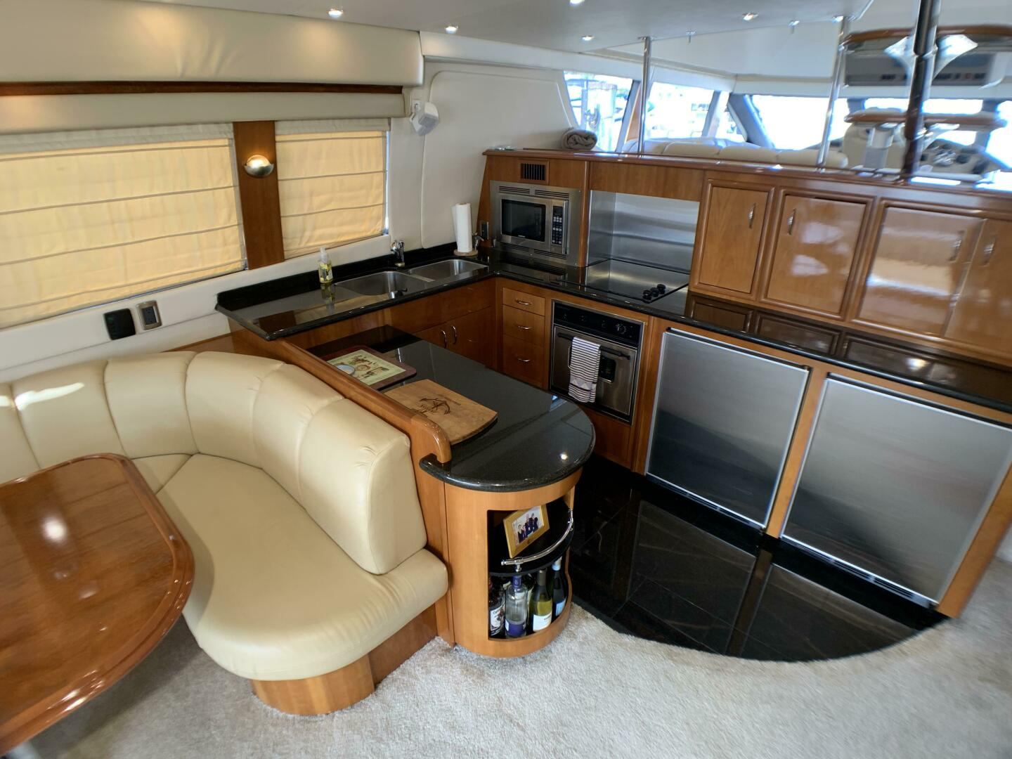 2006 56′ Carver 56 Voyager