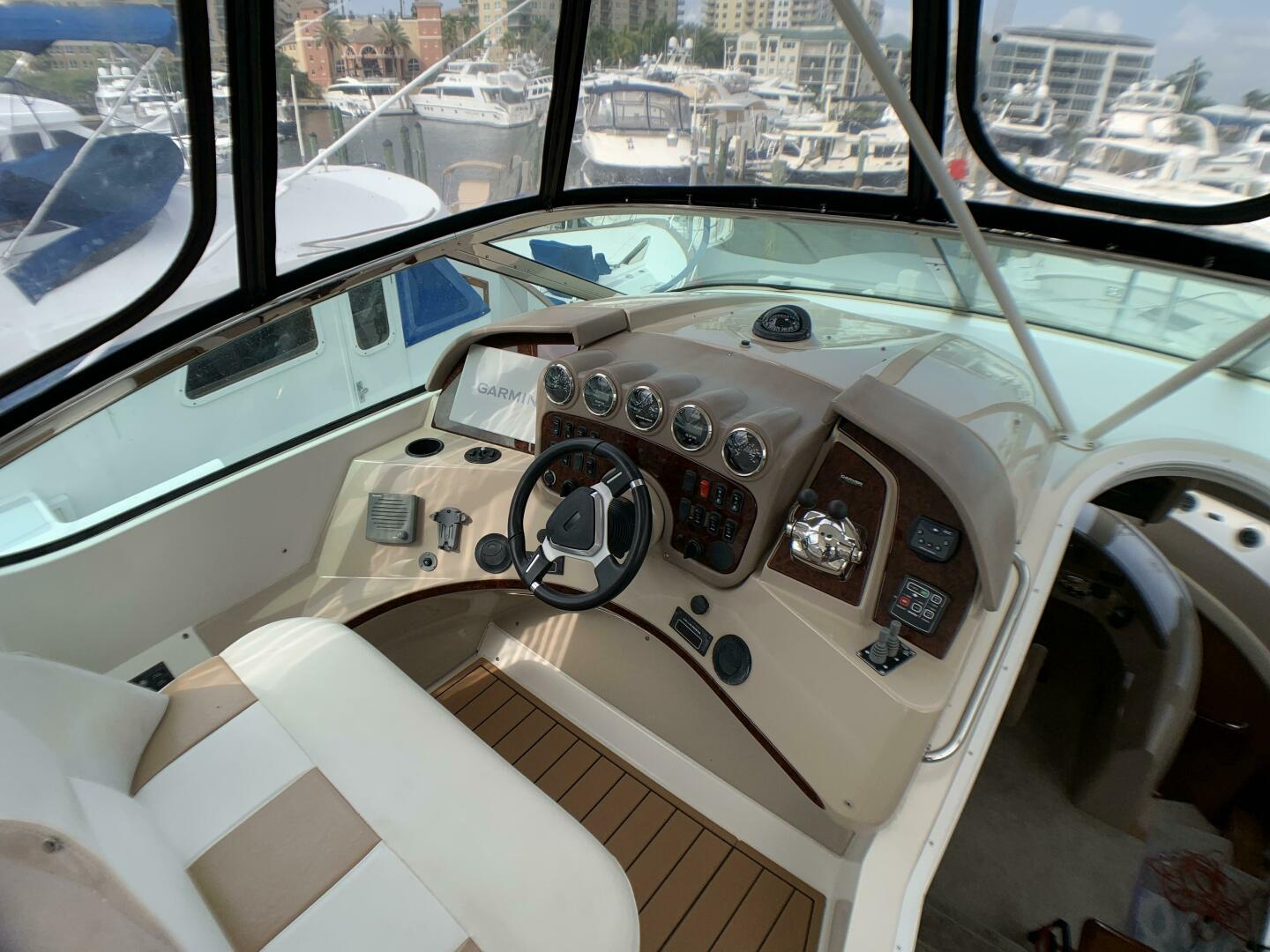 2006 56′ Carver 56 Voyager