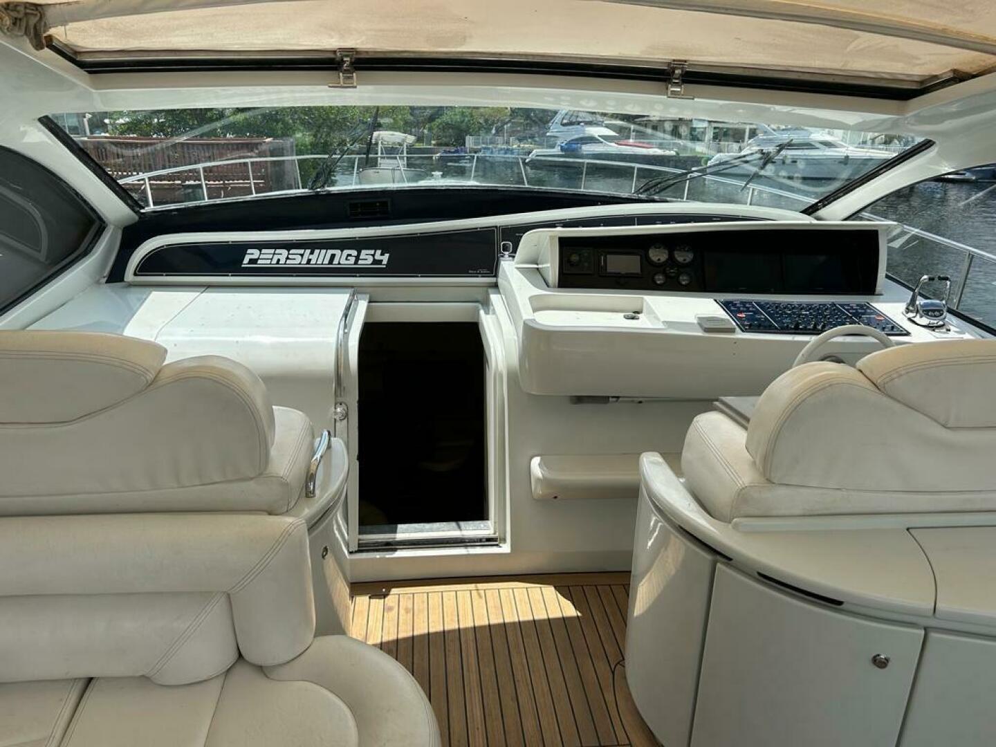 1999 54′ Pershing 54