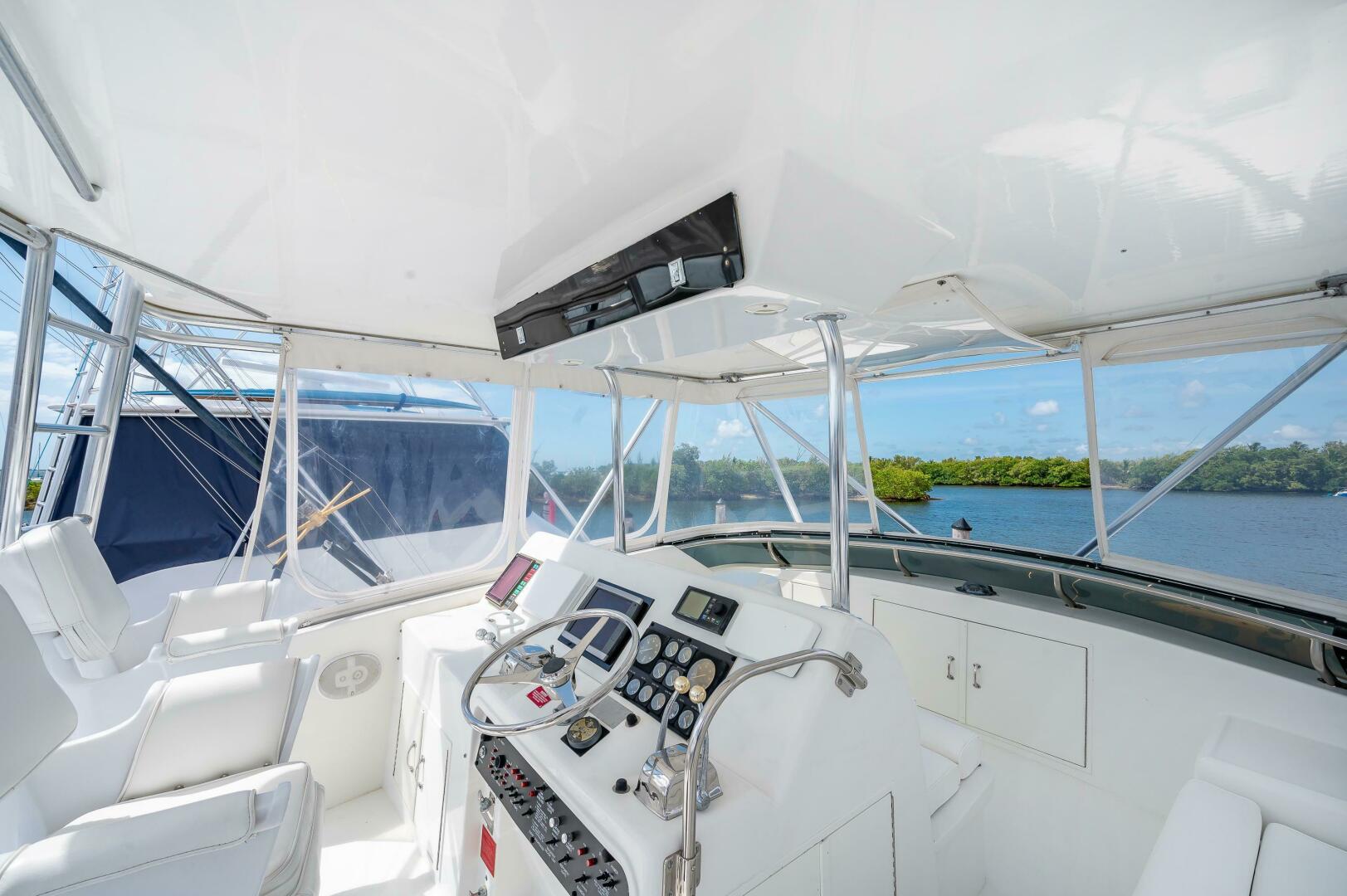 1992 50′ Hatteras 50 Convertible