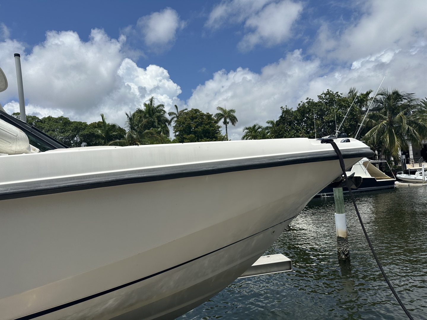2015 27′ Boston Whaler 270 Vantage