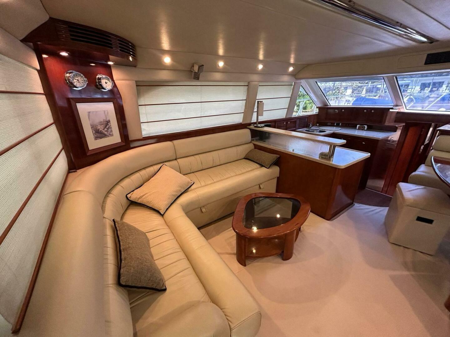 2009 47′ Riviera 47 Enclosed Flybridge Series II