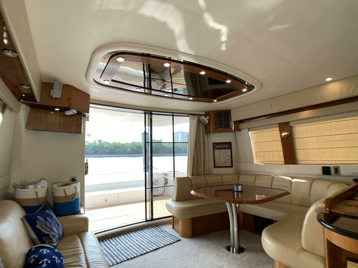 2006 56′ Carver 56 Voyager