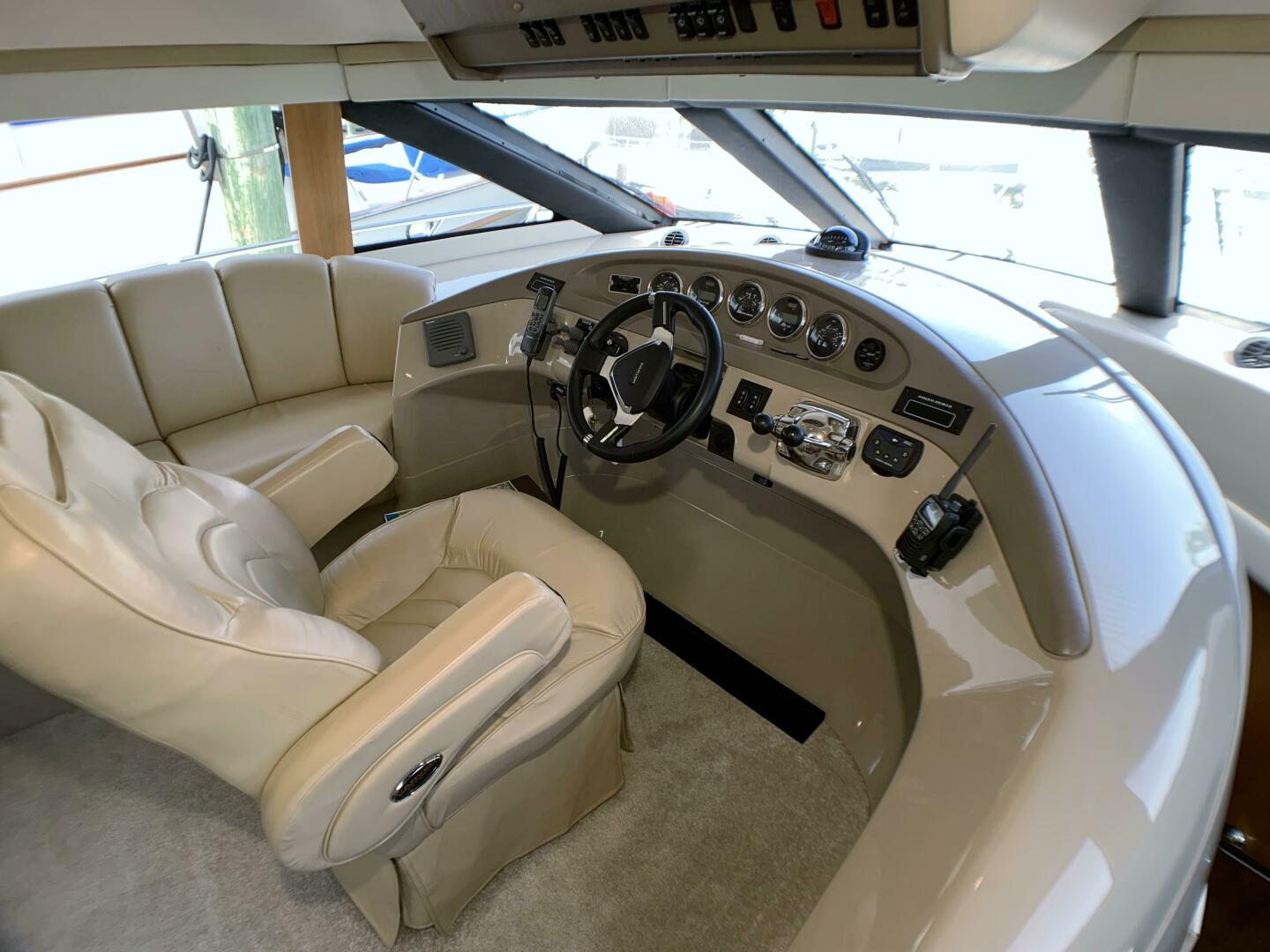 2006 56′ Carver 56 Voyager