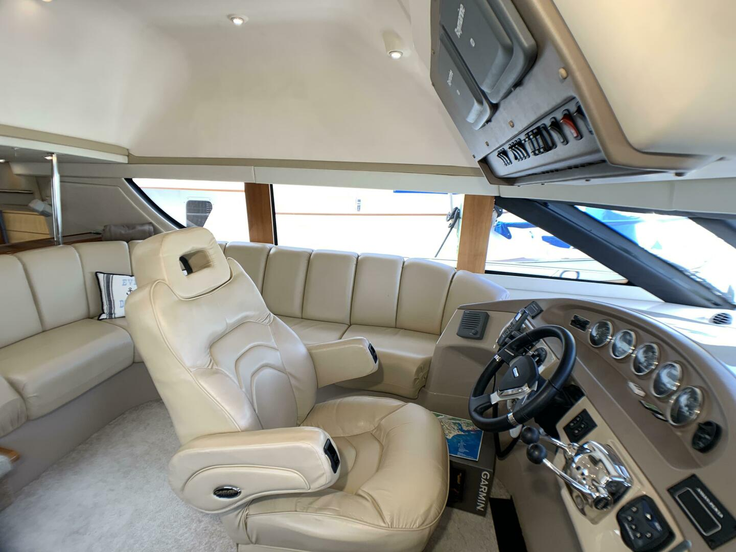 2006 56′ Carver 56 Voyager
