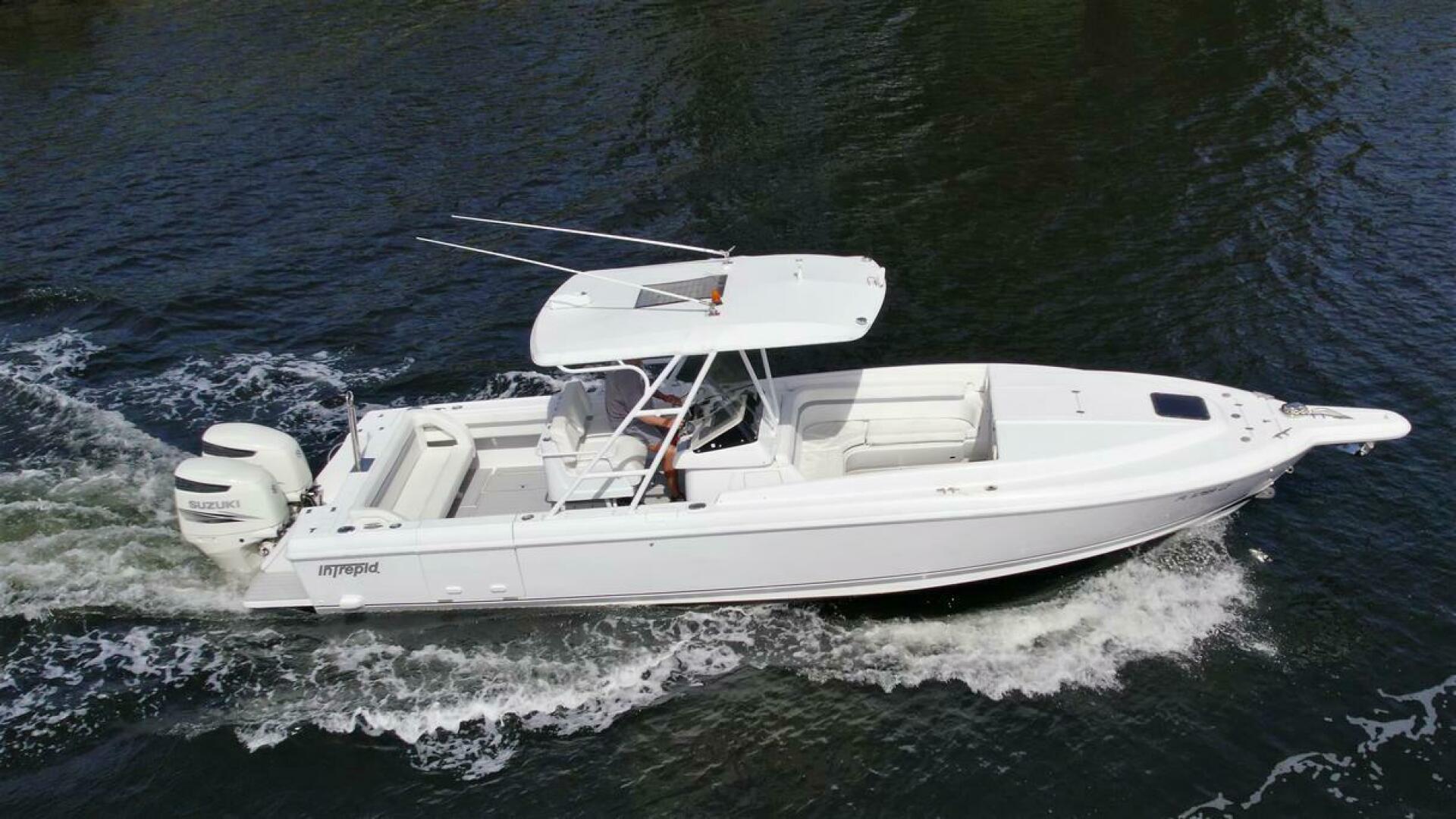 2003 32′ Intrepid 323 Cuddy
