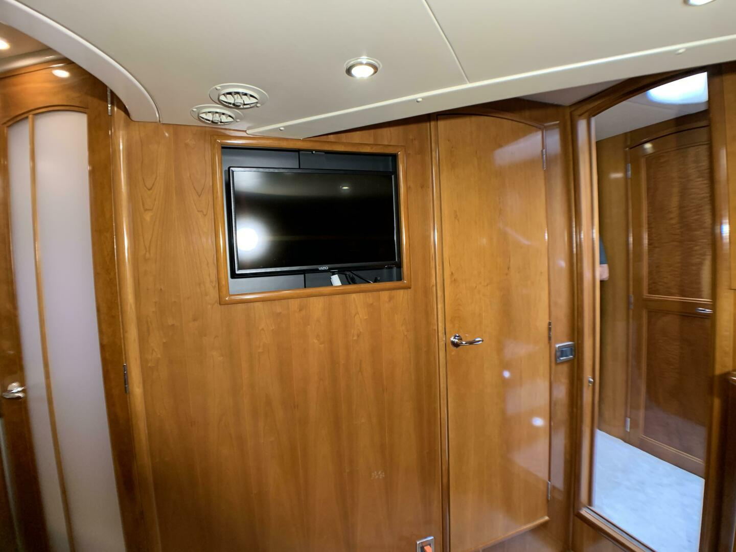 2006 56′ Carver 56 Voyager