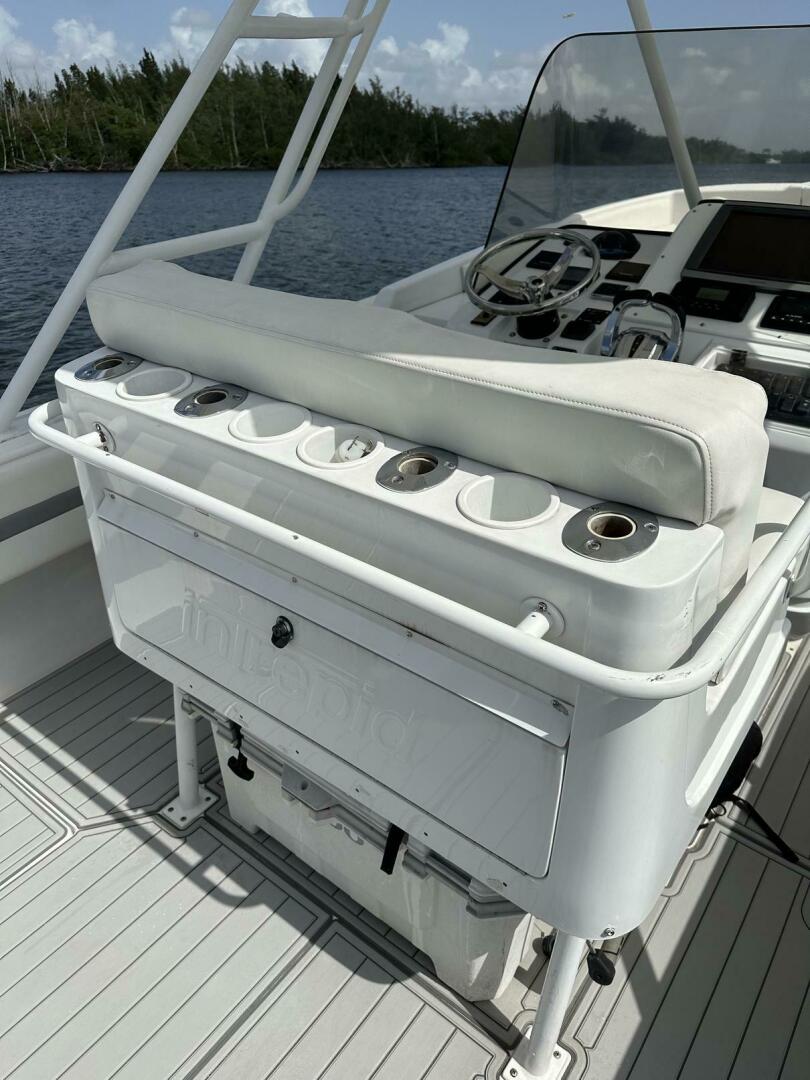 2003 32′ Intrepid 323 Cuddy