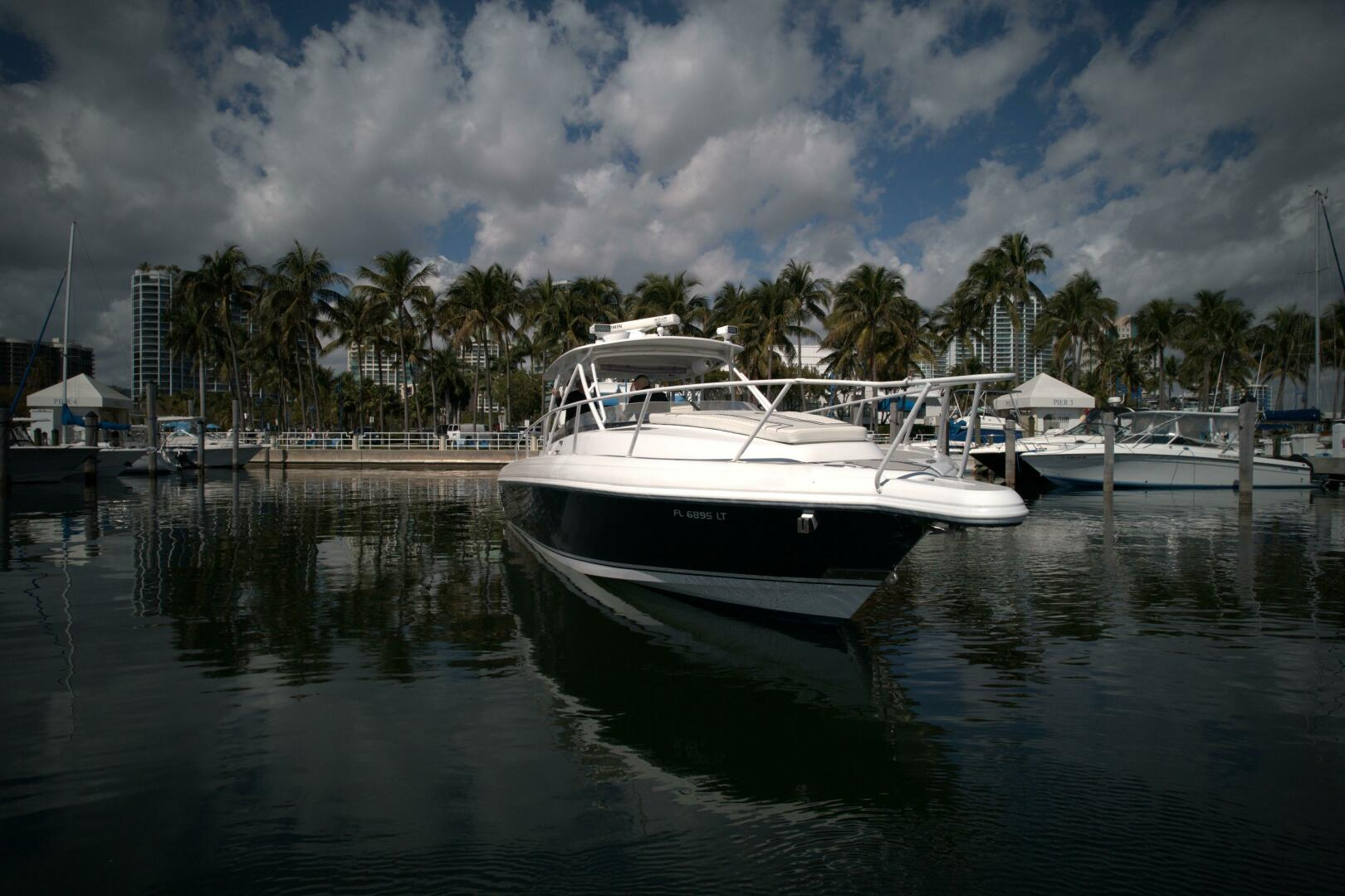 2002 37′ Intrepid 377