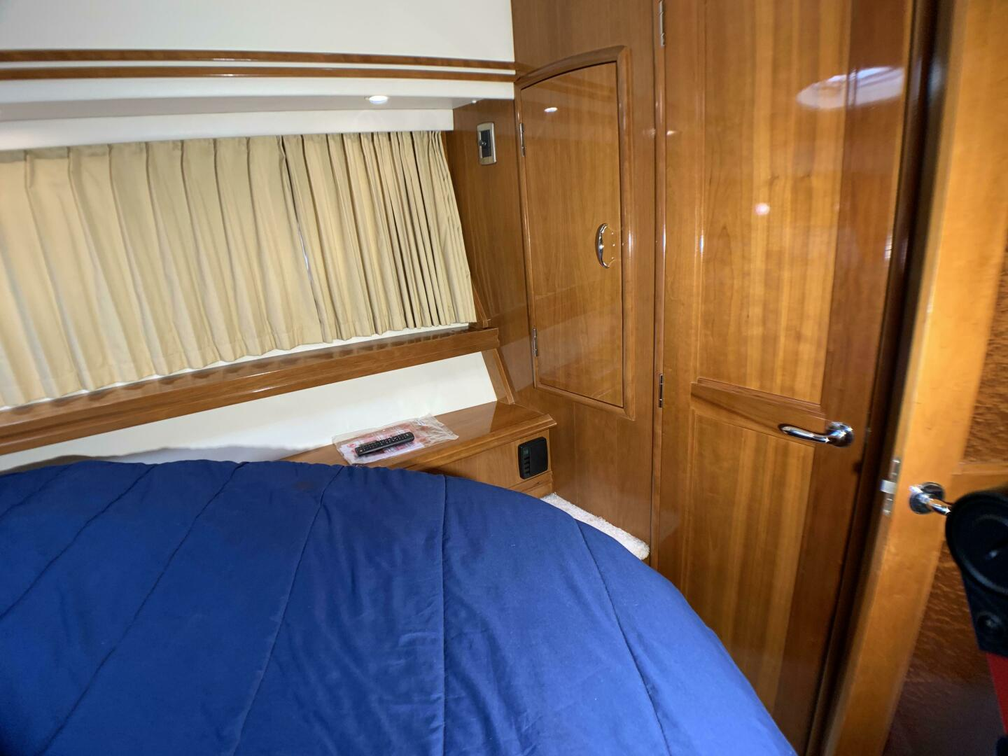 2006 56′ Carver 56 Voyager