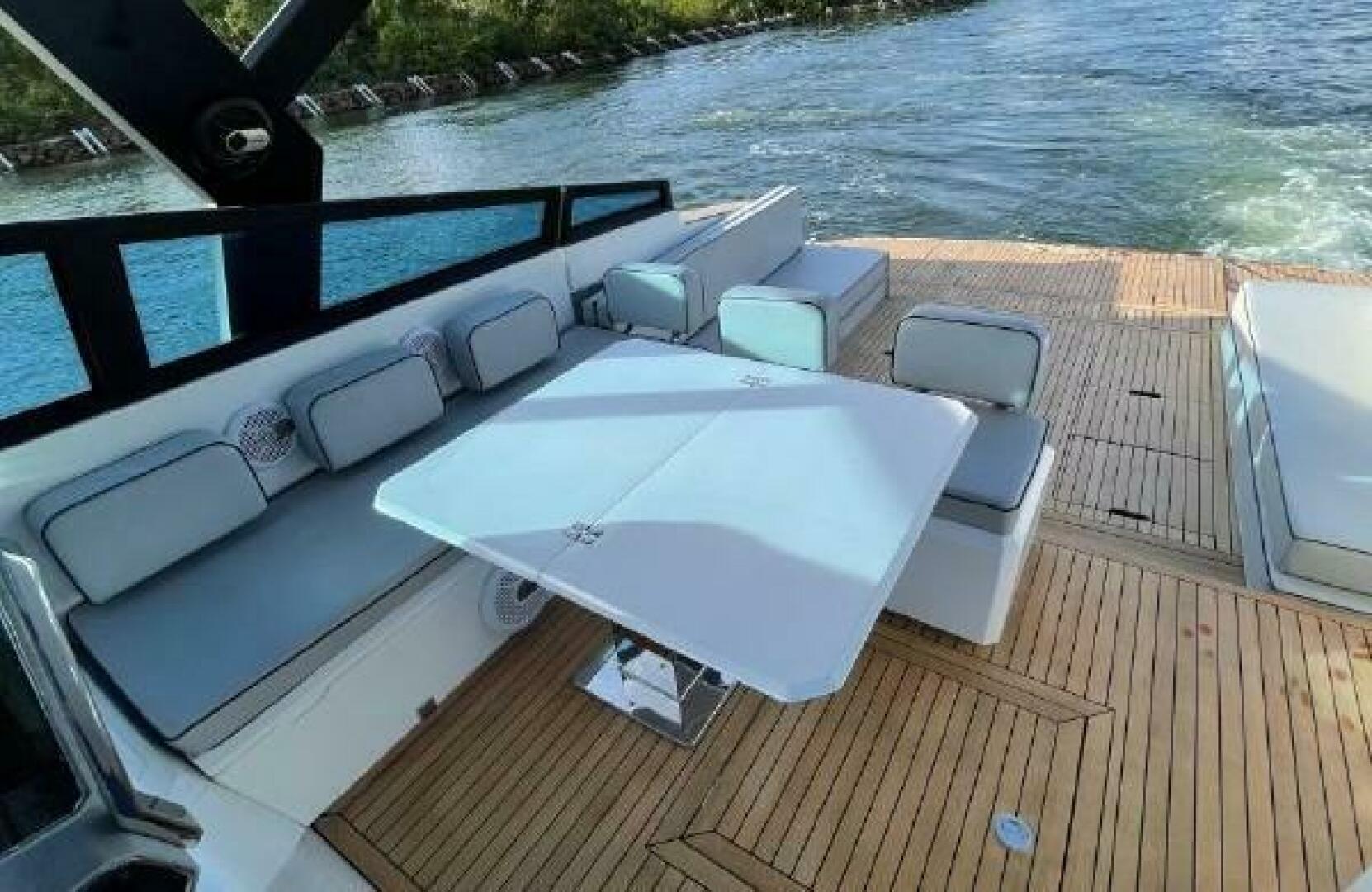 2017 43′ Evo Yachts 43