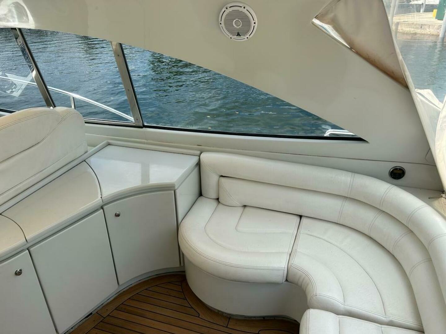 1999 54′ Pershing 54