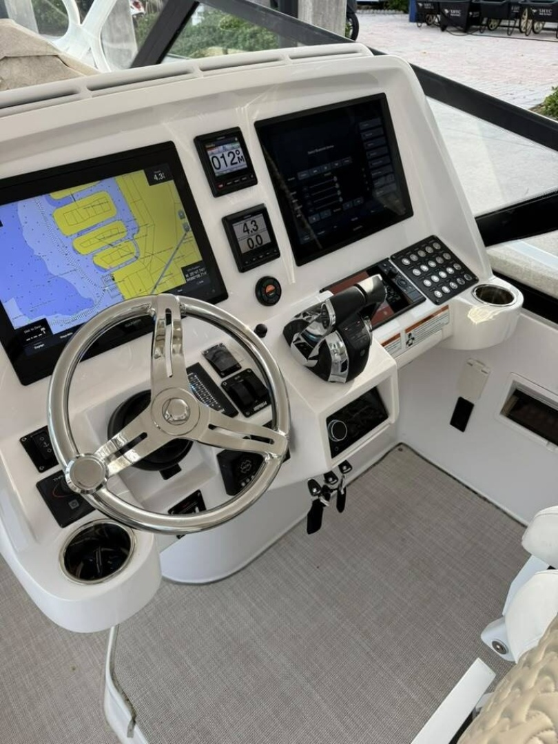 2021 47′ Intrepid 477 Evolution