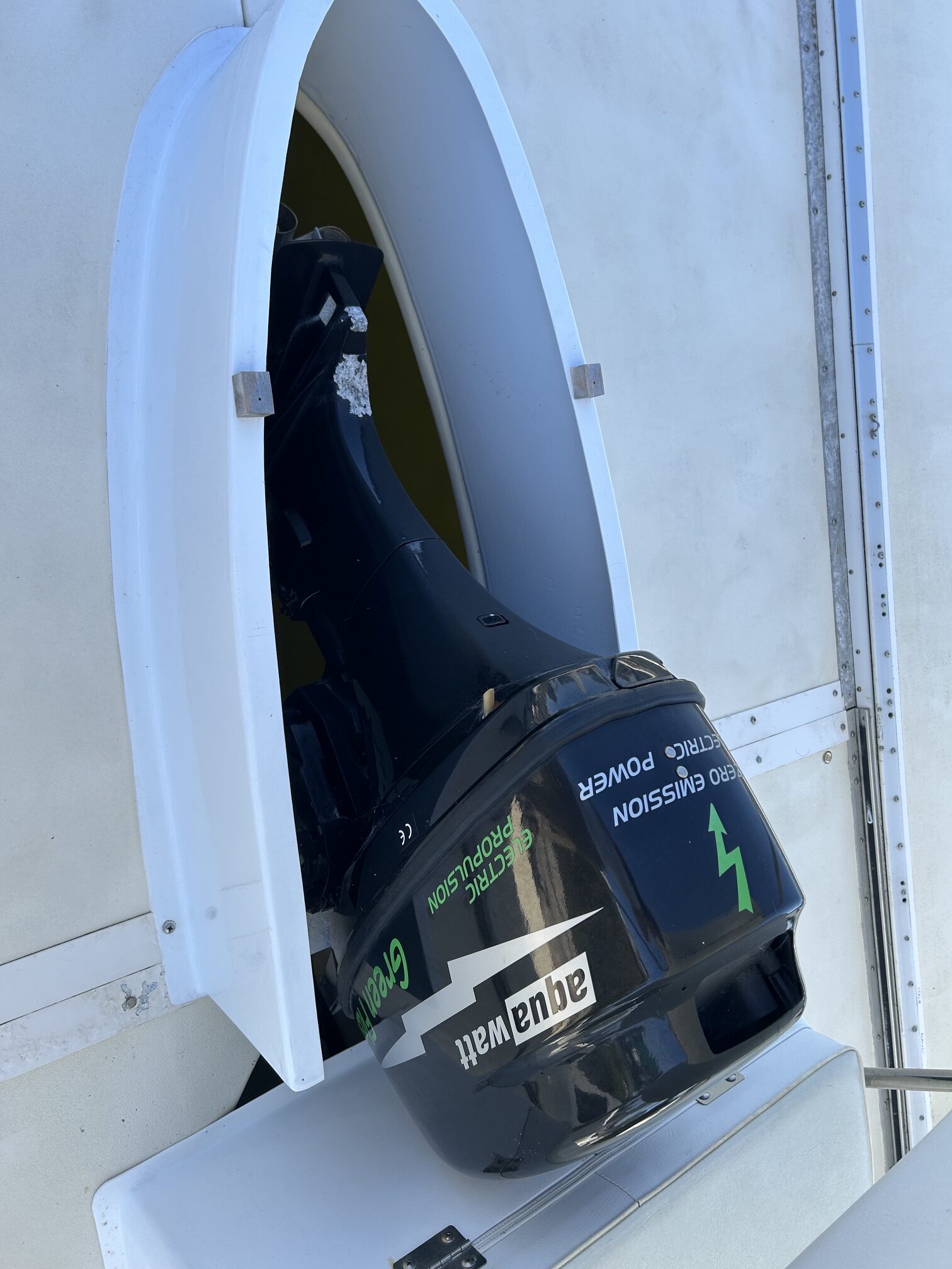 2005 33′ Custom Reynolds Fixed Wing Catamaran