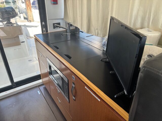 2016 37′ Jeanneau 37F Velasco