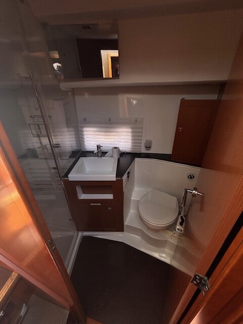 2016 37′ Jeanneau 37F Velasco