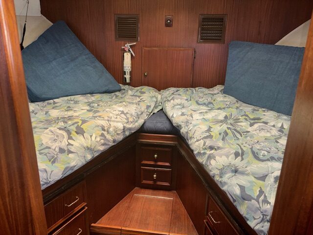 1978 43′ Hatteras Double Cabin Motor Yacht