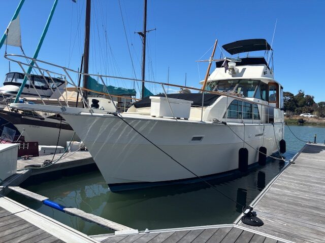 1978 43′ Hatteras Double Cabin Motor Yacht