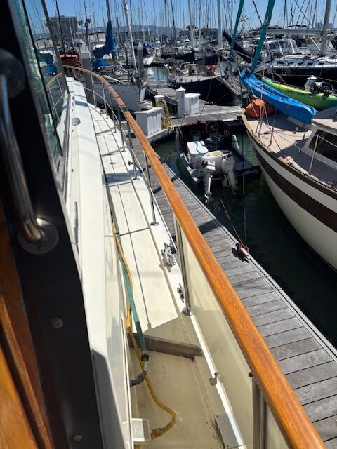 1978 43′ Hatteras Double Cabin Motor Yacht