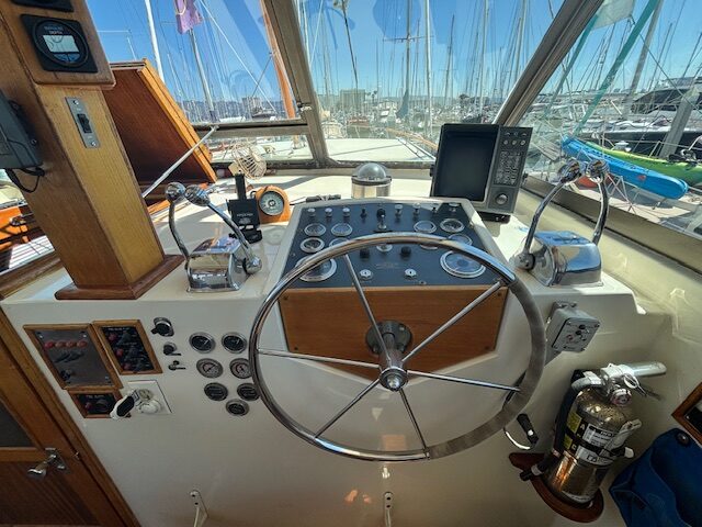1978 43′ Hatteras Double Cabin Motor Yacht