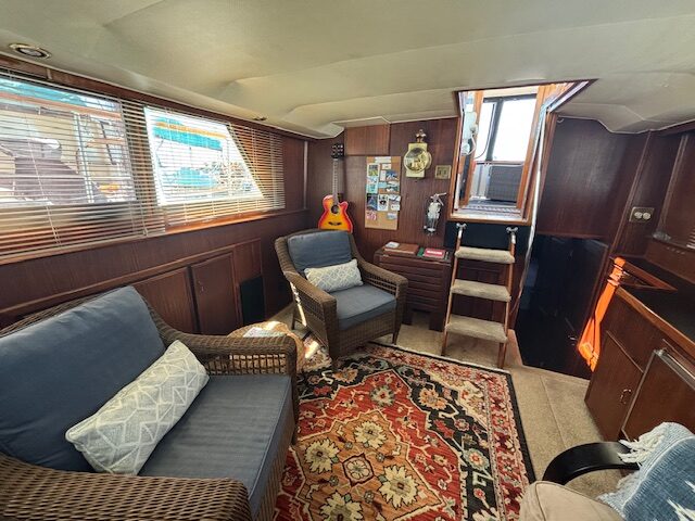 1978 43′ Hatteras Double Cabin Motor Yacht