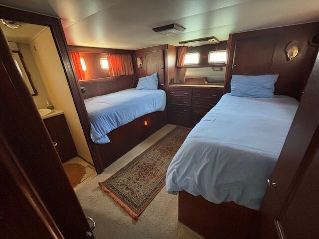 1978 43′ Hatteras Double Cabin Motor Yacht