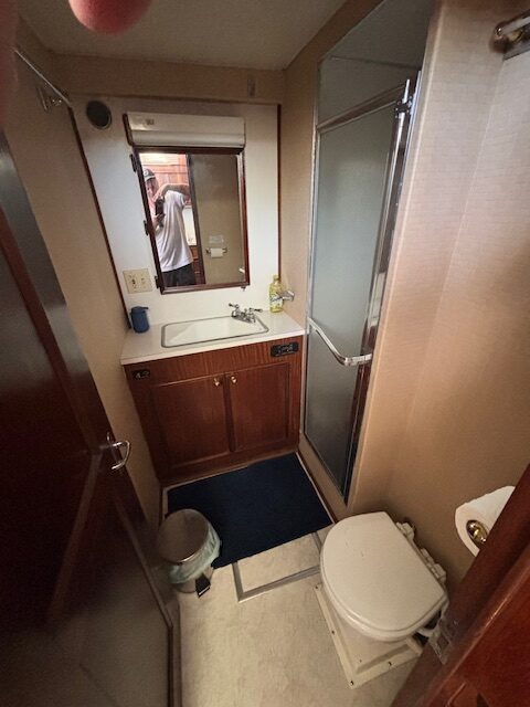 1978 43′ Hatteras Double Cabin Motor Yacht