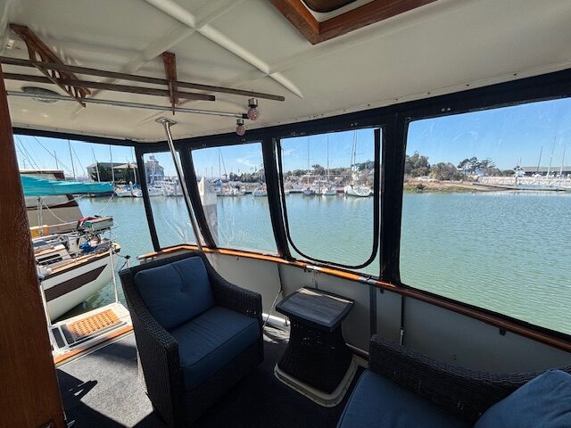 1978 43′ Hatteras Double Cabin Motor Yacht