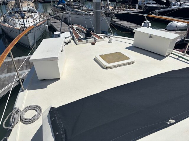 1978 43′ Hatteras Double Cabin Motor Yacht