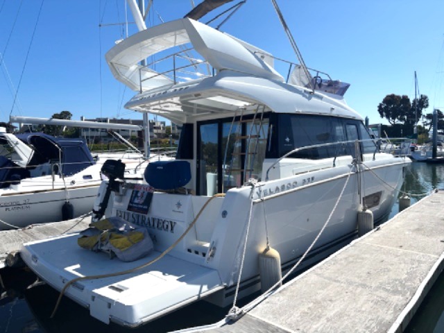 2016 37′ Jeanneau 37F Velasco