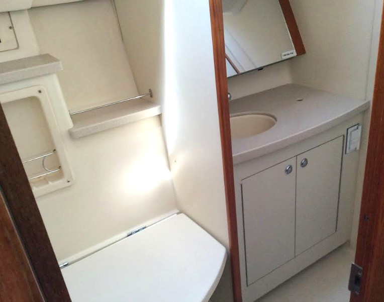2004 46′ Hunter 466 3-Cabin