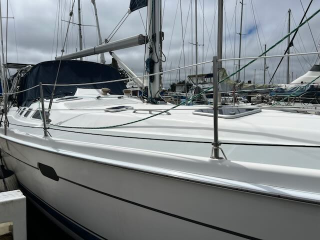 2004 46′ Hunter 466 3-Cabin
